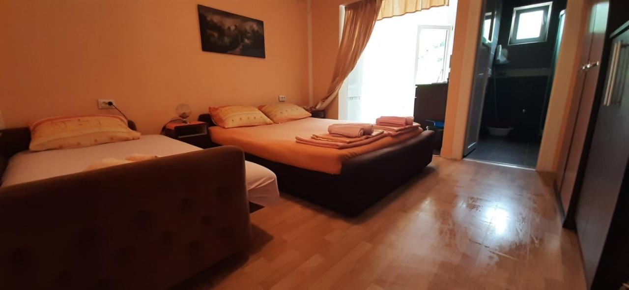 Studios Milosev Бар Экстерьер фото